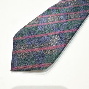 YVES SAINT LAURENT YSL Tie 100% Silk Paris Seoul